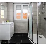 Houze Spacious 9 Bedroom Flat In Central Lisbon *